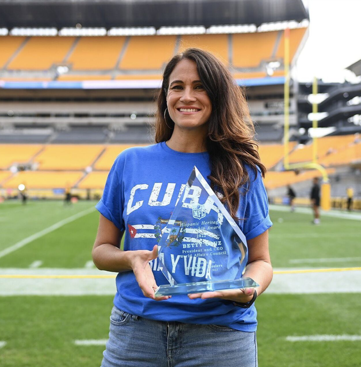 The Steelers present the Hispanic Heritage Leadership Award to Betty Cruz